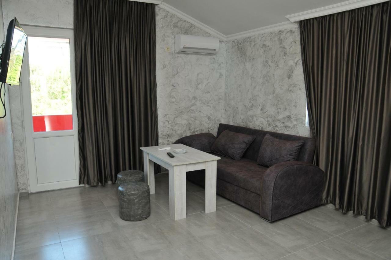 Giomari Hotel Ureki Buitenkant foto